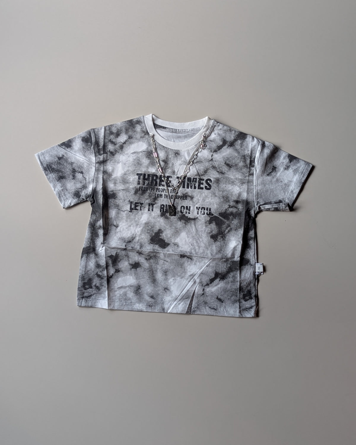 TSHS01 Unisex Half Sleeve Oversized T Shirt with Attached Chain
