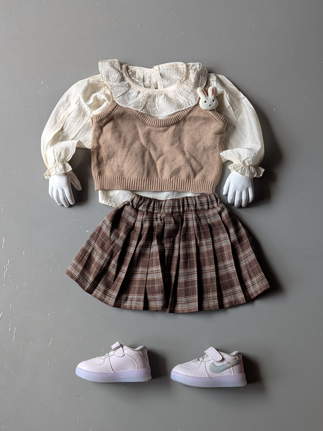 Girl's Full Sleeve Peter Pan Collar Top , Knitted Vest with Skirt Set