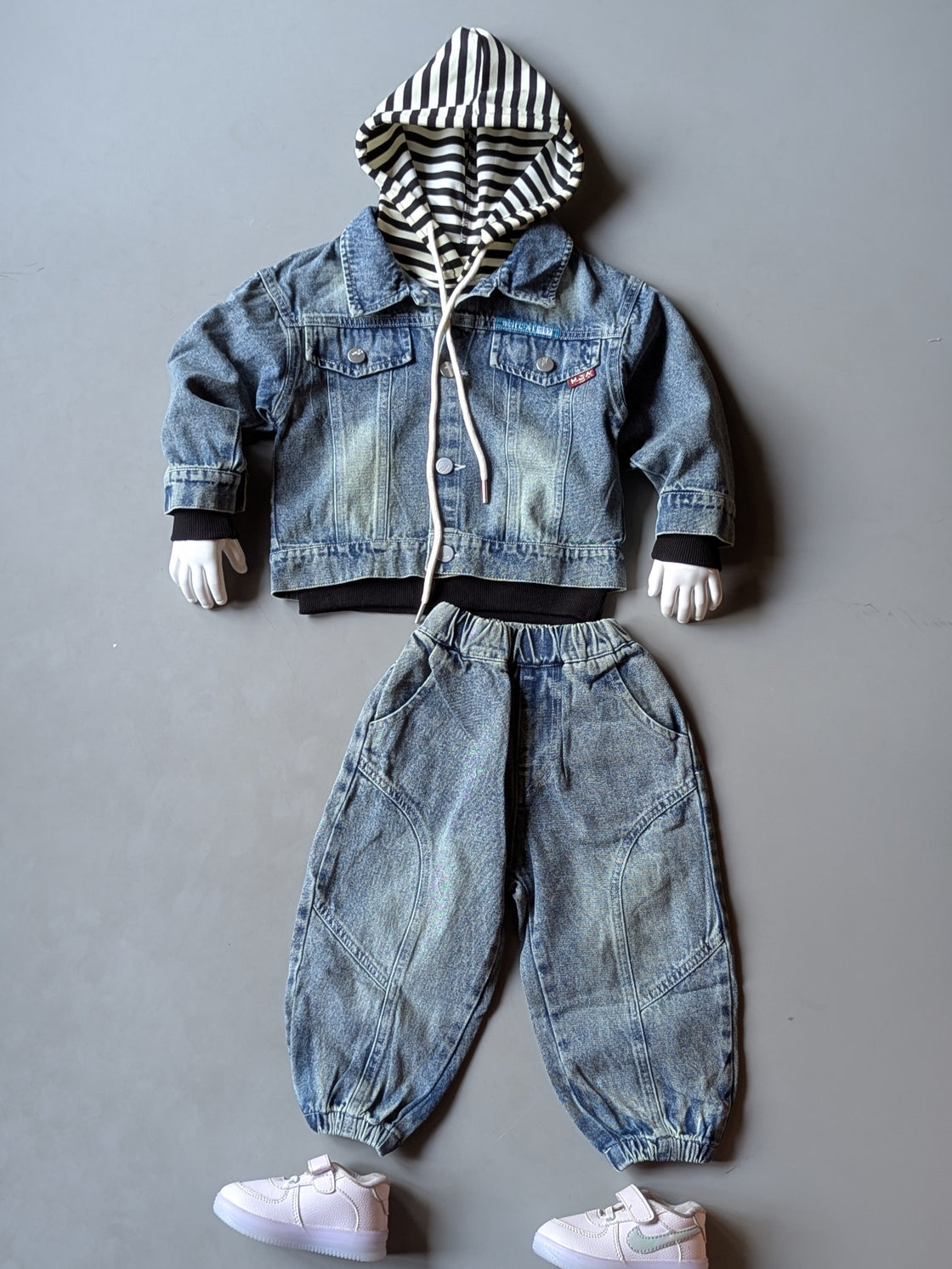 ST100 Unisex Full Sleeve Oversized Denim Jacket Hooded Inner T Shirt and Pant Set