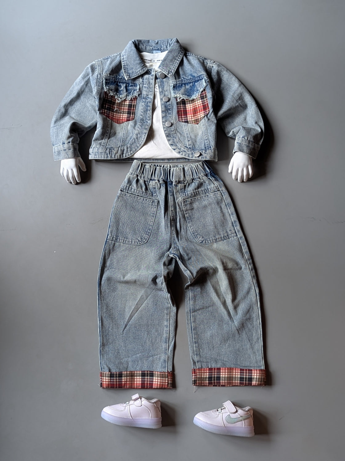 Girl's Full Sleeve Oversized Denim Jacket Inner T Shirt Pant Set